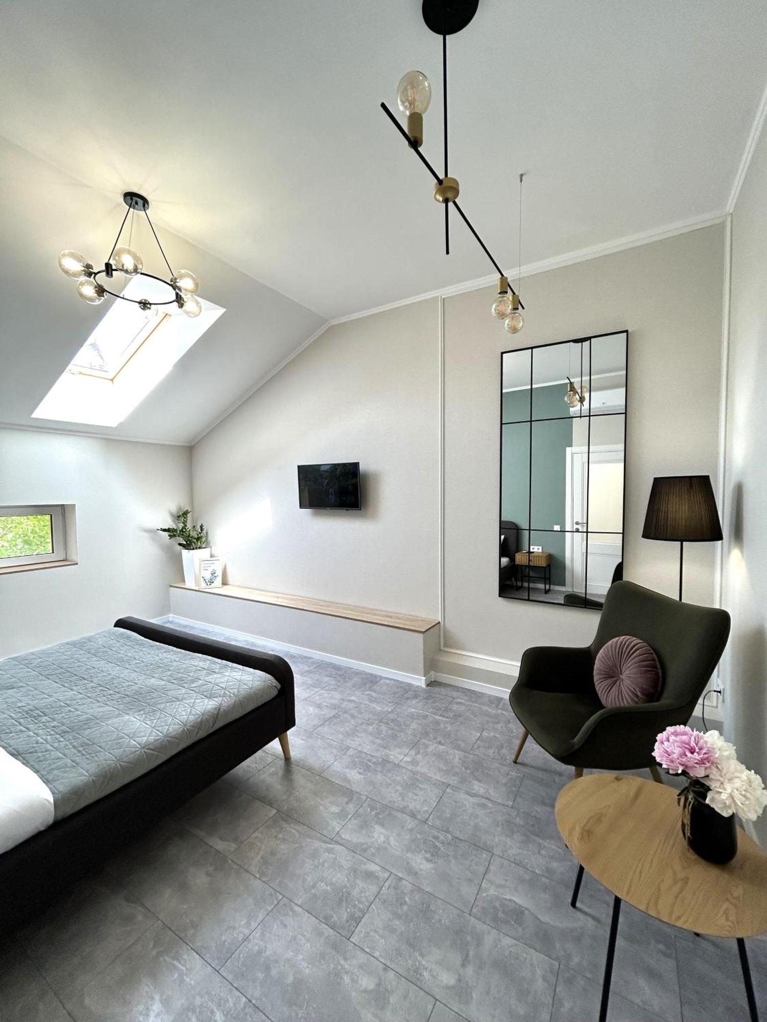 Modern Apartment, 5Mins To Rynok Square ลวีฟ ภายนอก รูปภาพ
